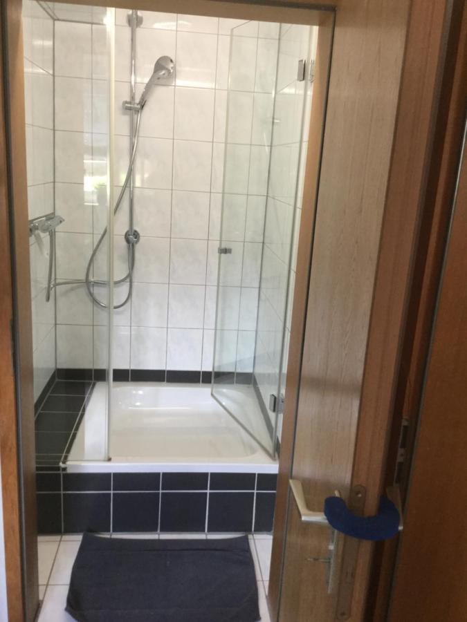 Ferienwohnung Schwarz Sersheim Esterno foto